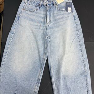 Universal Thread Light Blue Relaxed Women's Jeans